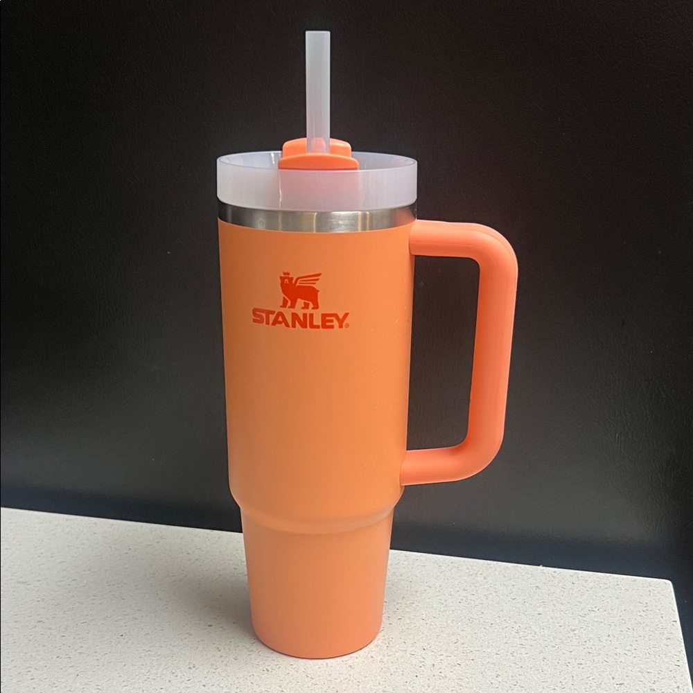 The Quencher H2.0 Flowstate Tumbler | 30 OZ Necatarine